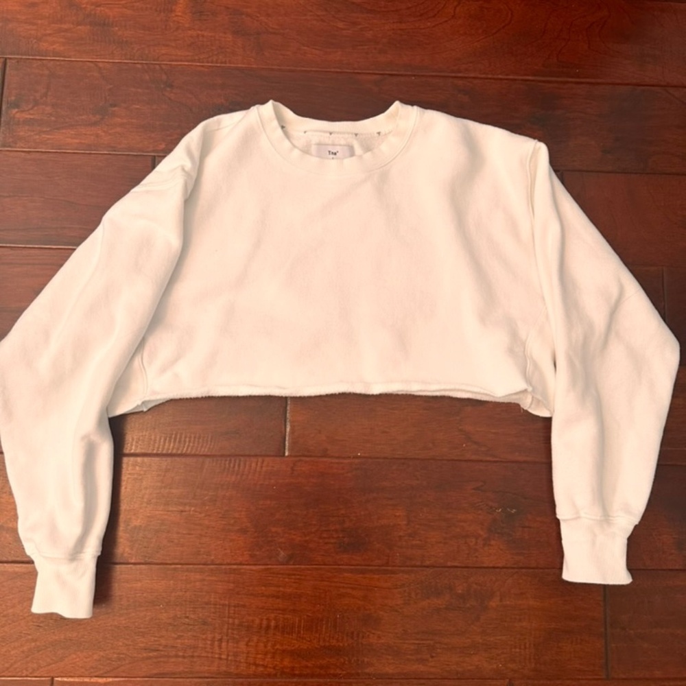 Aritzia cropped crewneck sweatshirts